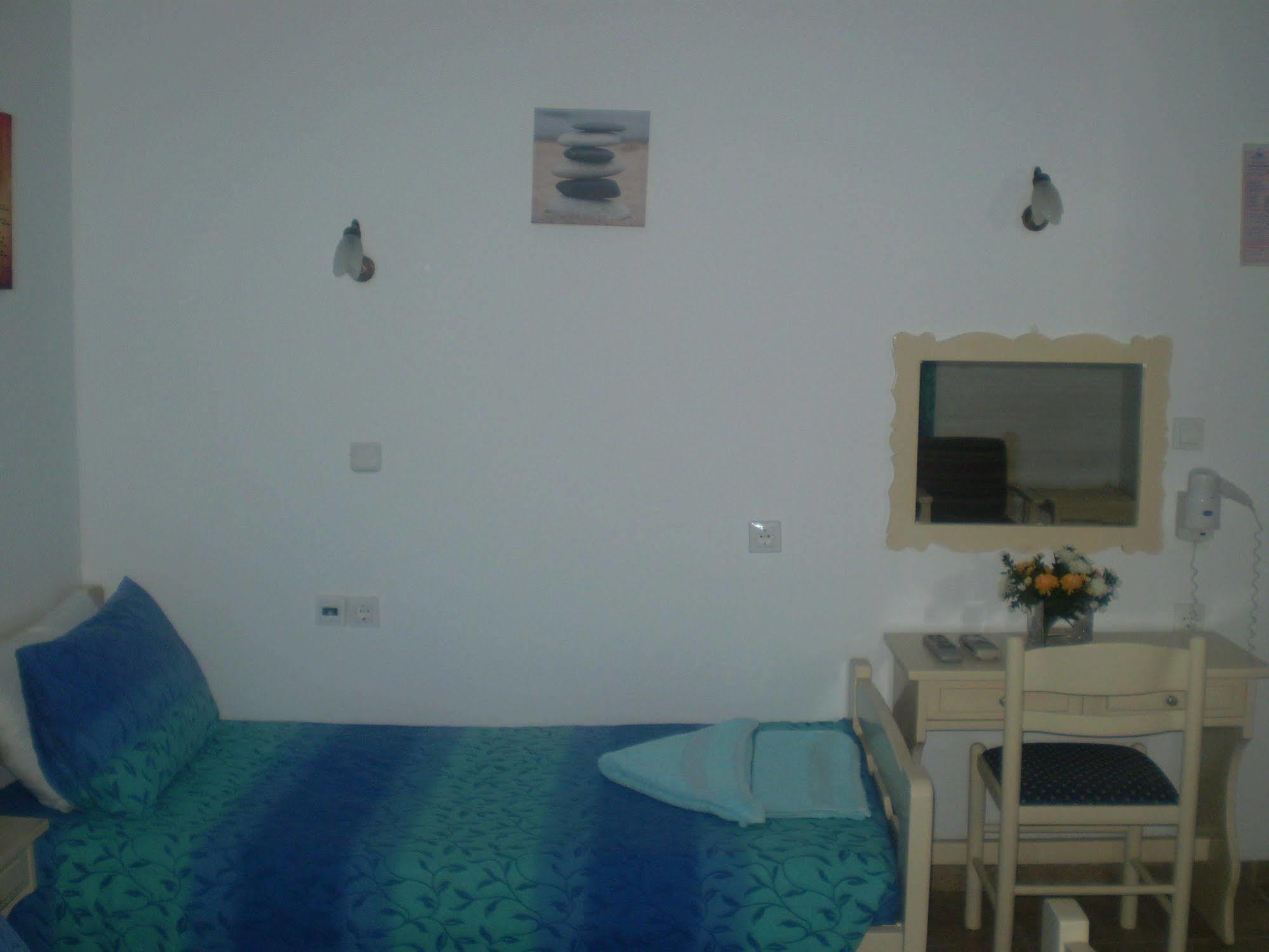 Galini Pension Иос Хора Екстериор снимка